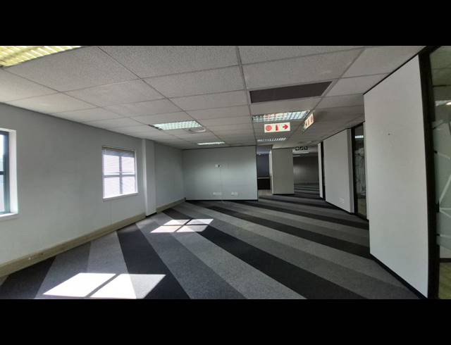 382M² OFFICE TO LET IN HYDE PARK